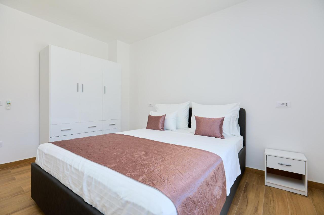Green Lantern Apartments Okuklje Ngoại thất bức ảnh