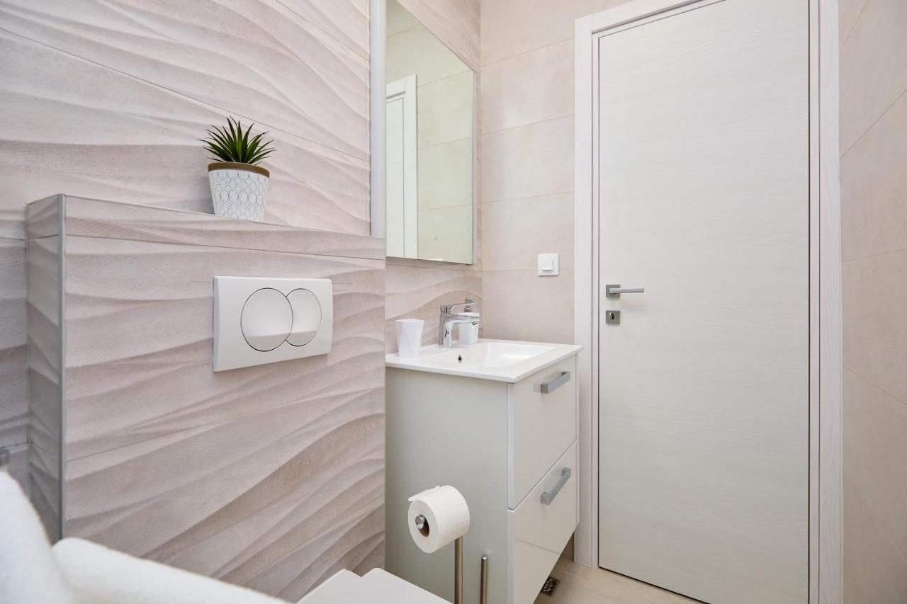 Green Lantern Apartments Okuklje Ngoại thất bức ảnh