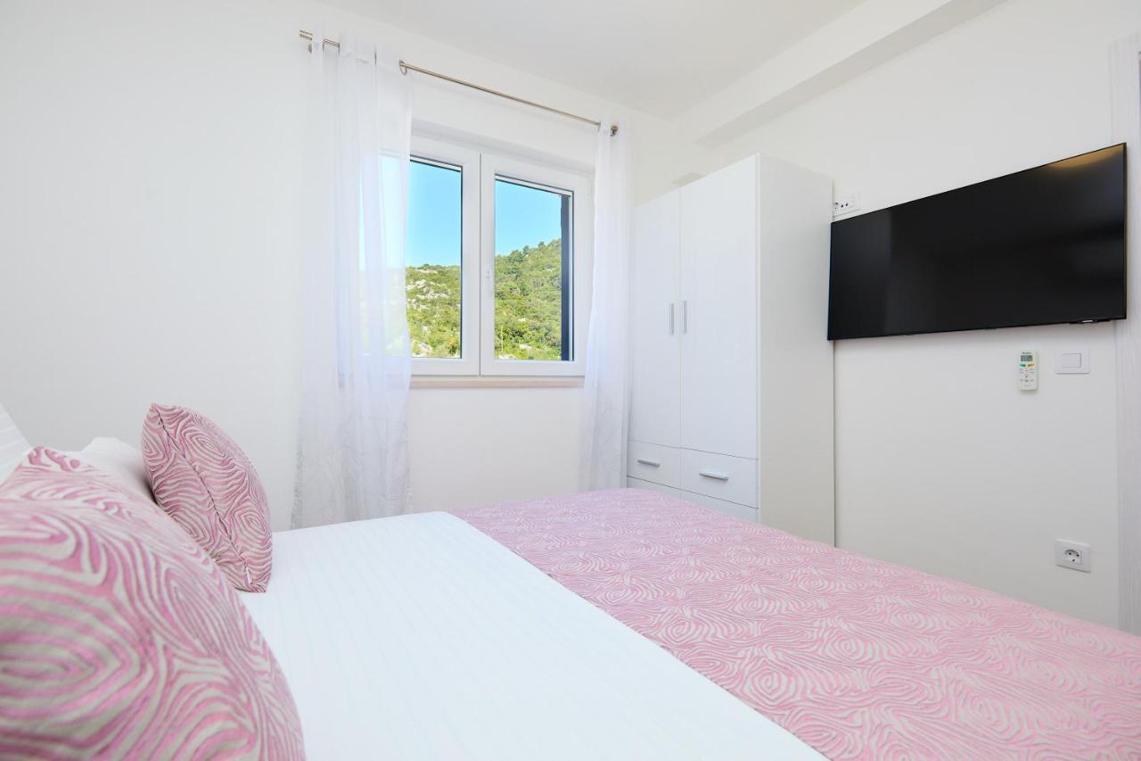Green Lantern Apartments Okuklje Ngoại thất bức ảnh