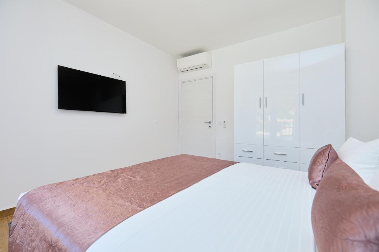 Green Lantern Apartments Okuklje Ngoại thất bức ảnh