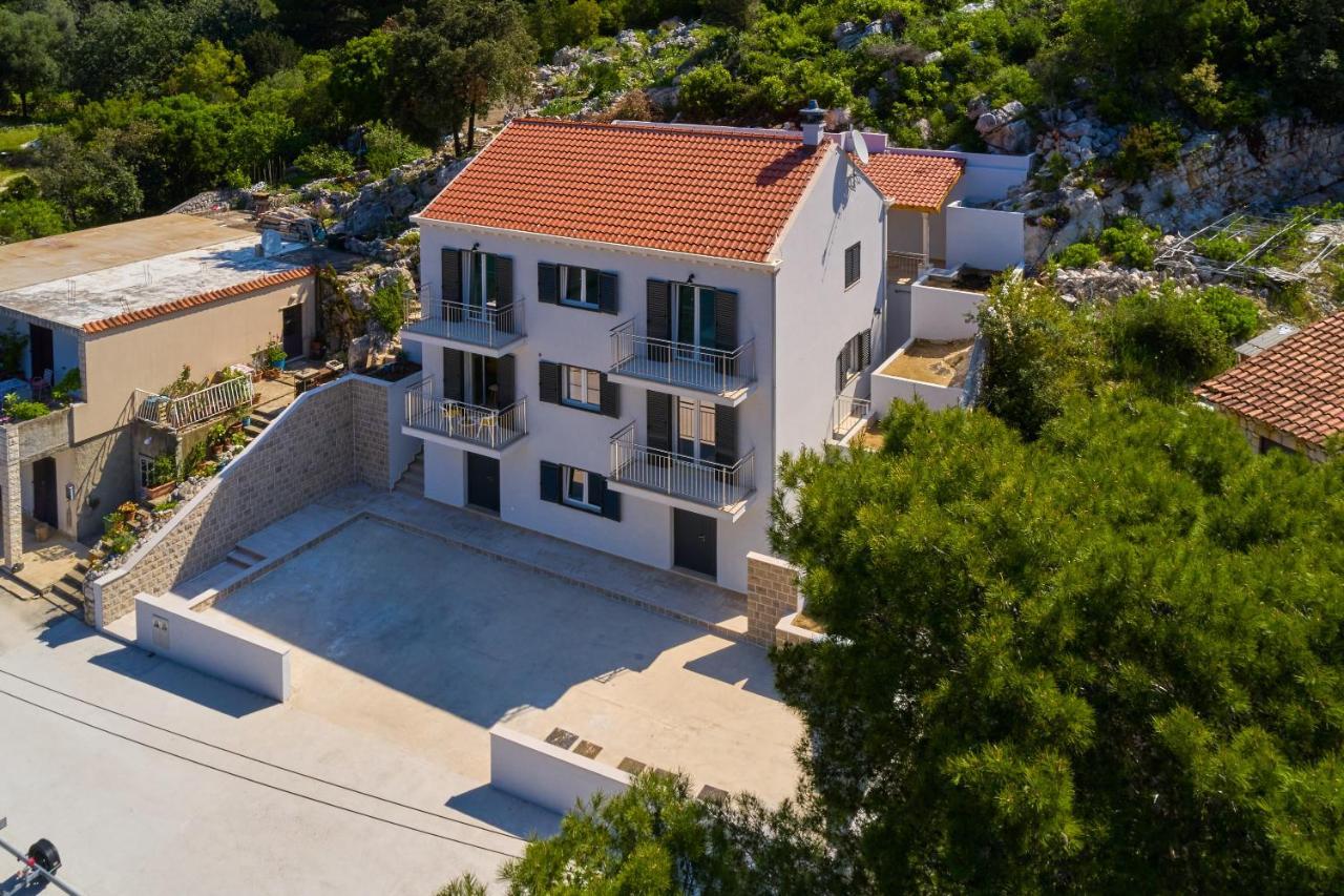 Green Lantern Apartments Okuklje Ngoại thất bức ảnh